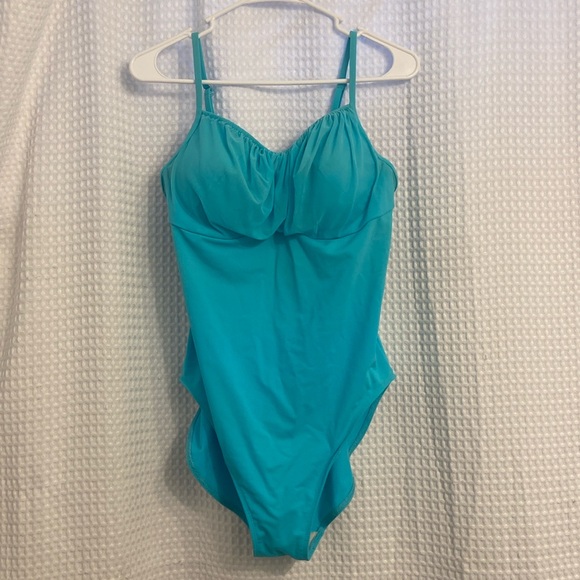 2 piece swimsuit - Picture 3 of 9